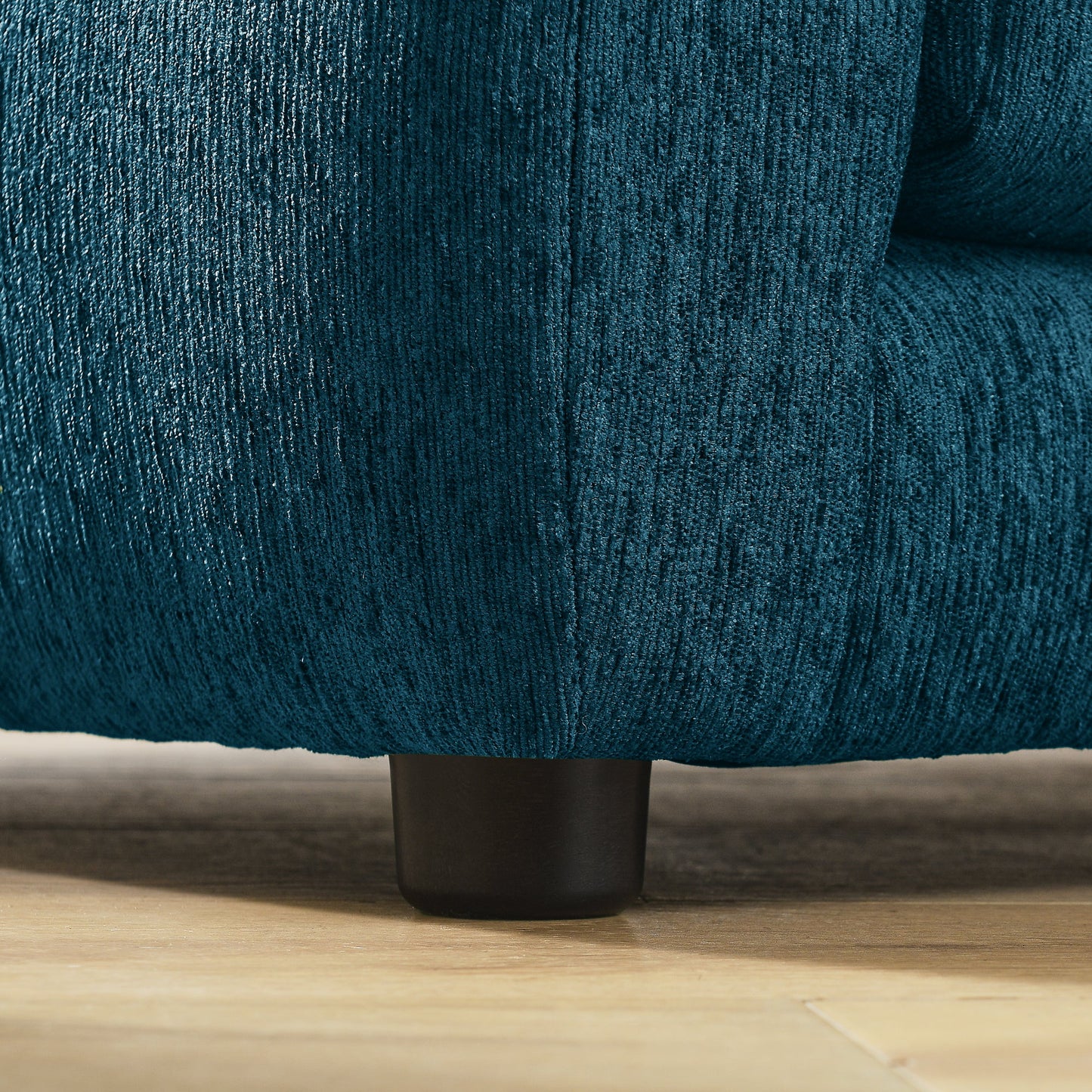 Soft and comfortable pet sofa with backrest and armrests, suitable for