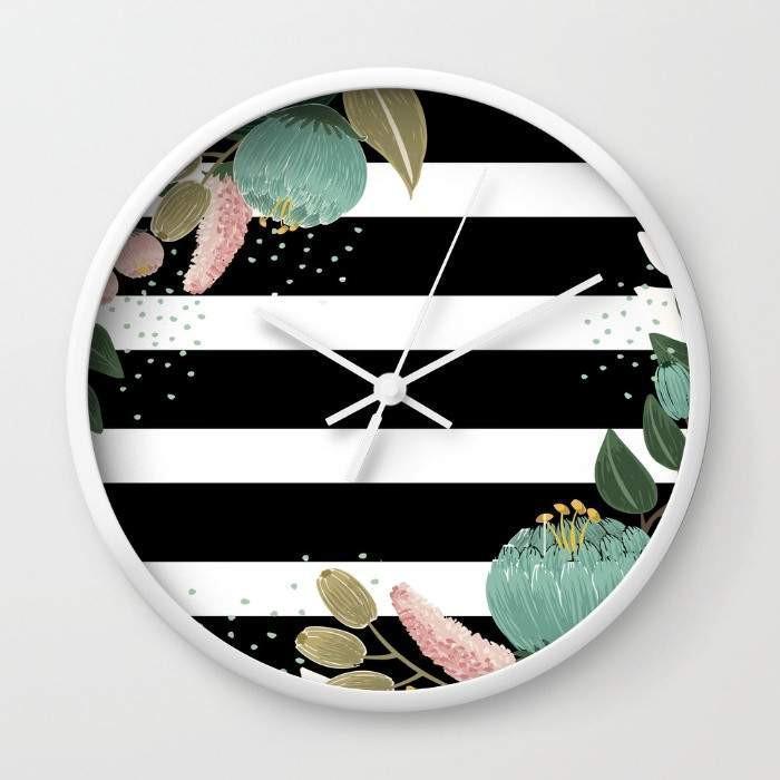 Fancy Lines Wanduhr